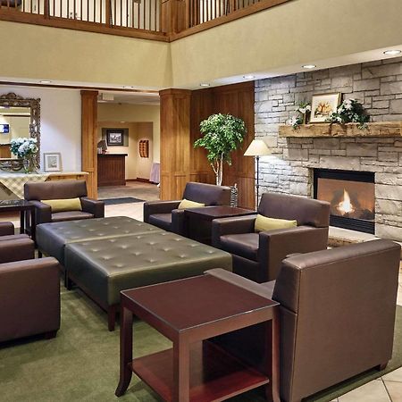 Madison Plaza Hotel Екстер'єр фото